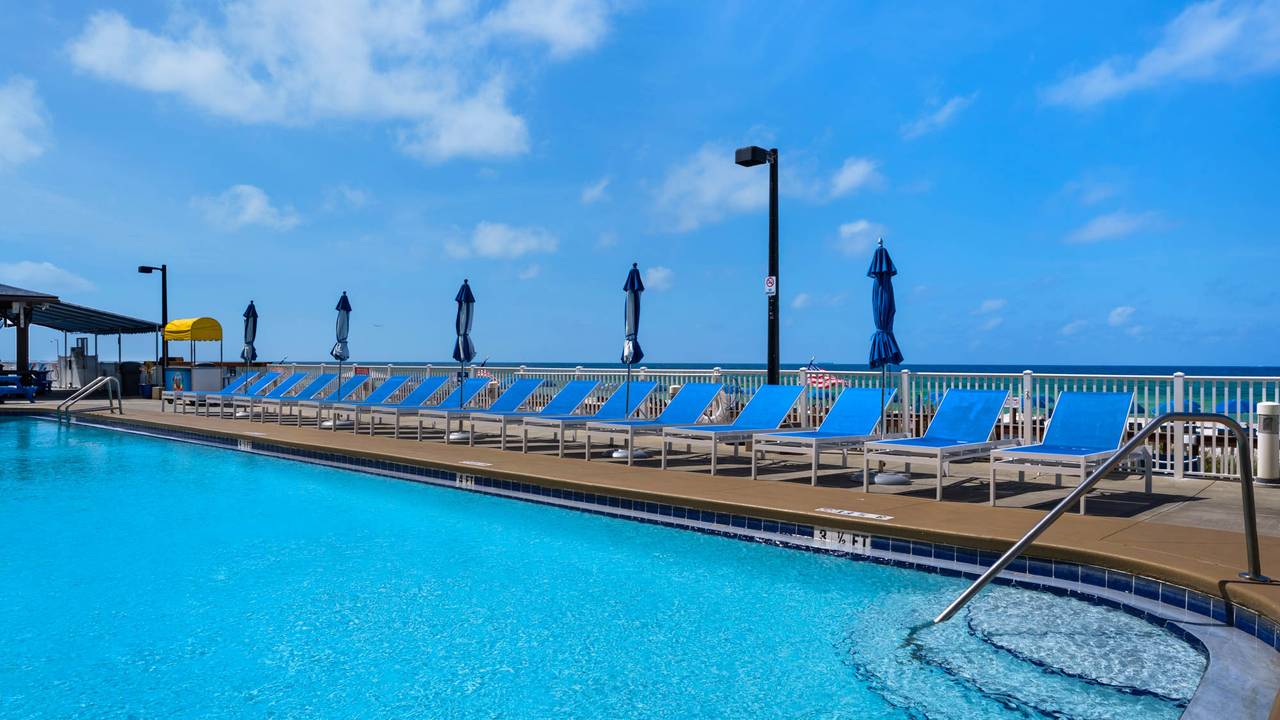 Regency Towers Grounds & Amenities Regency Towers Grounds & Amenities