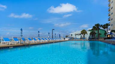 Regency Towers Grounds & Amenities Regency Towers Grounds & Amenities