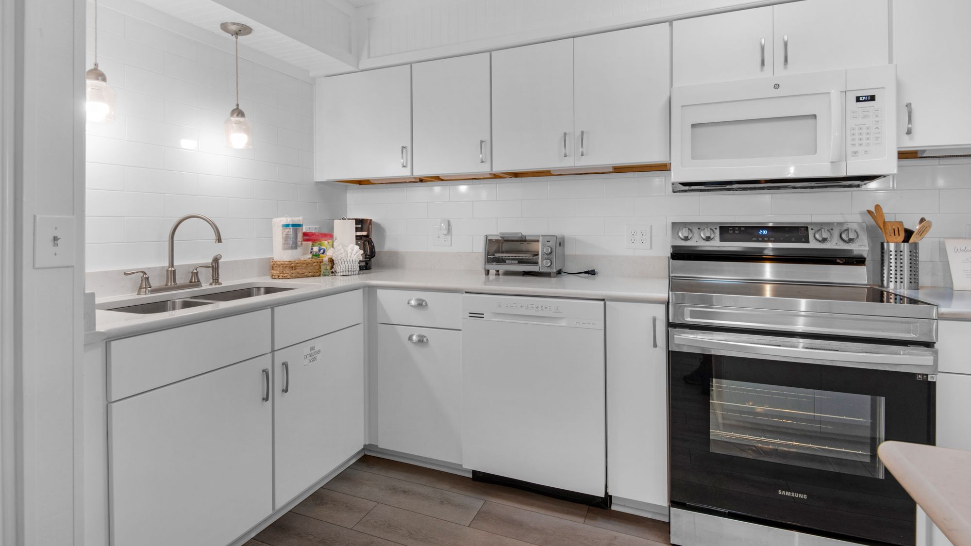 Regency Towers 725 Kitchen