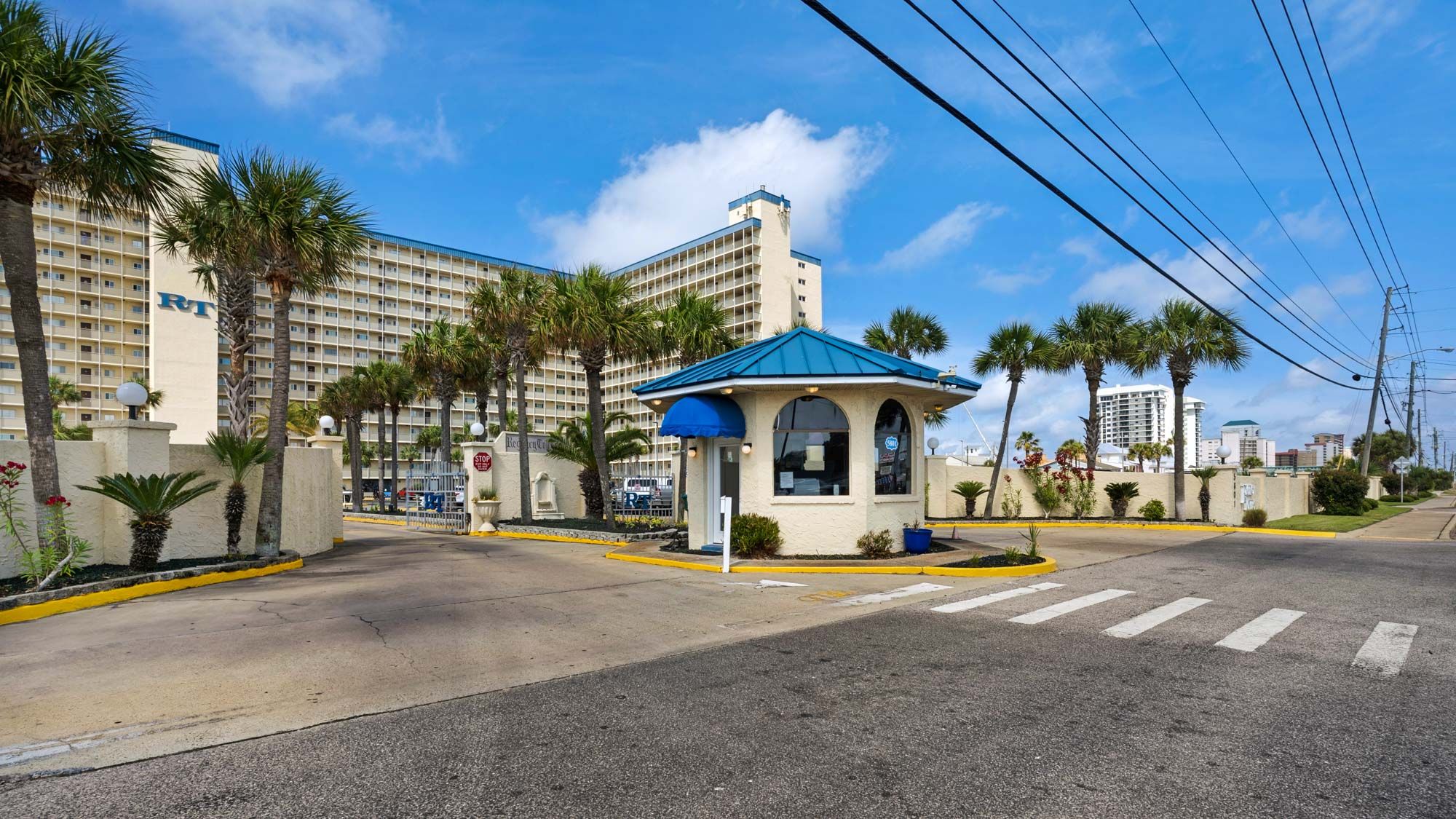 Regency Towers Grounds & Amenities