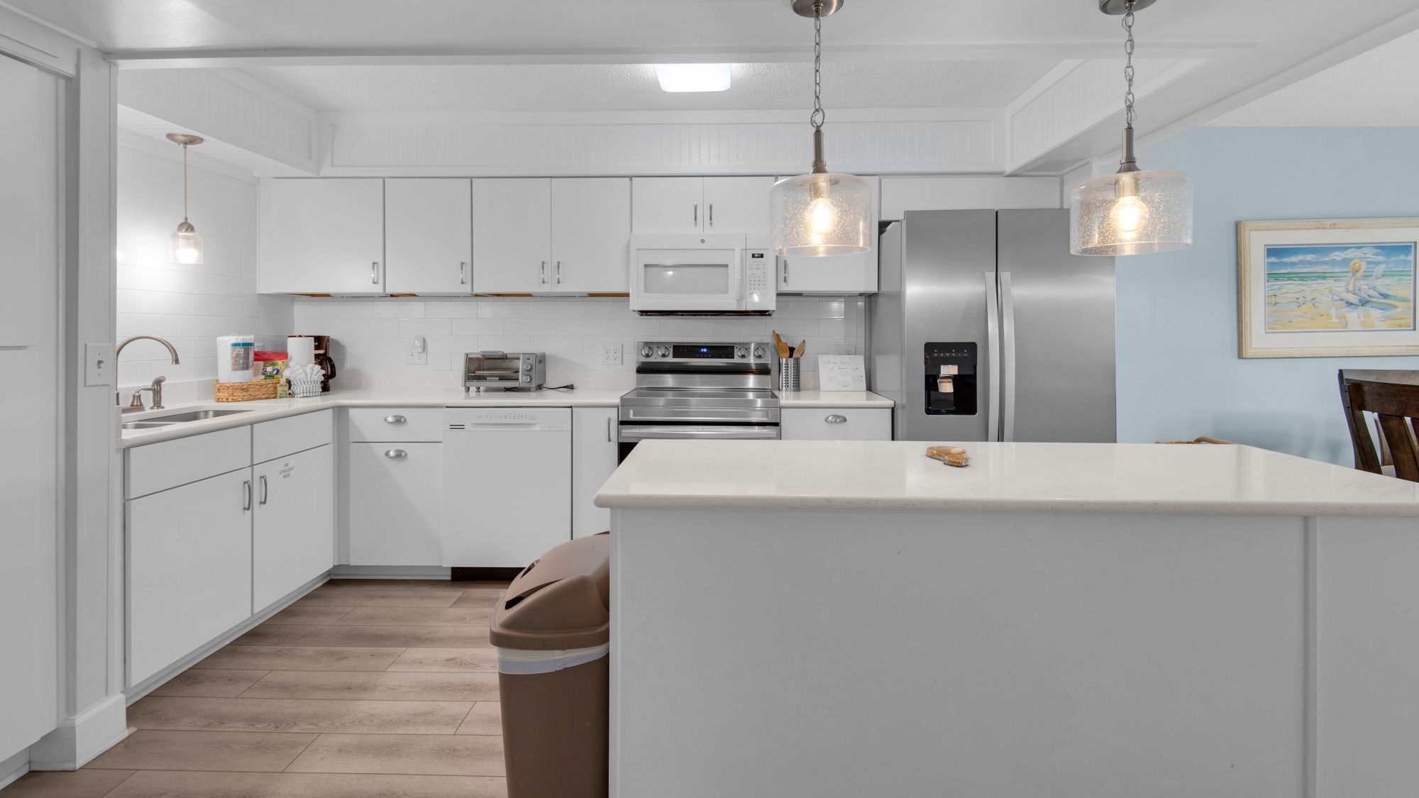 Regency Towers 725 Kitchen