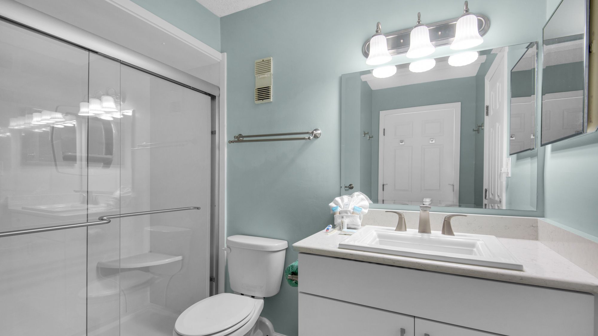 Regency Towers 725 Bathroom