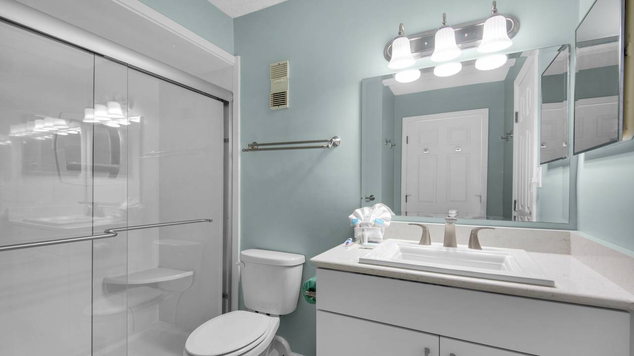 Regency Towers 725 Bathroom Regency Towers 725 Bathroom