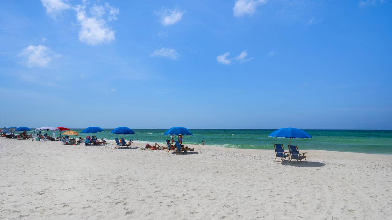 Regency Towers Grounds & Amenities Regency Towers Grounds & Amenities