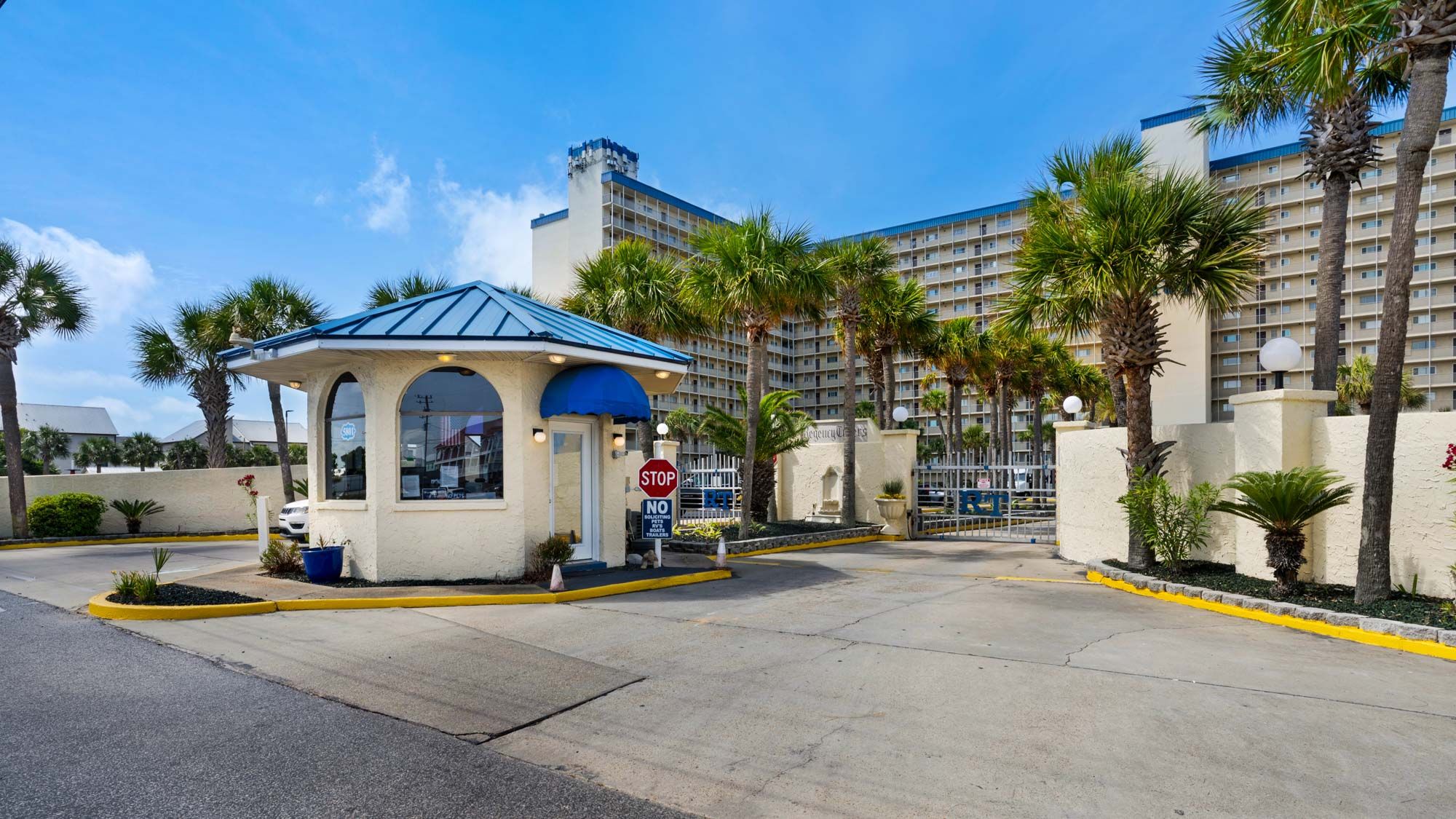 Regency Towers Grounds & Amenities