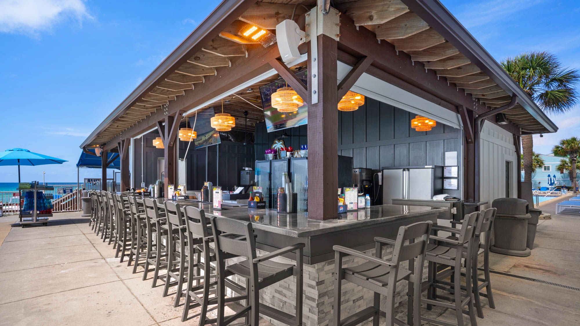 Regency Towers Grounds & Amenities