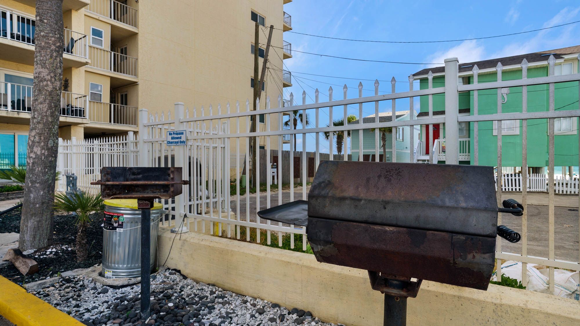 Regency Towers Grounds & Amenities