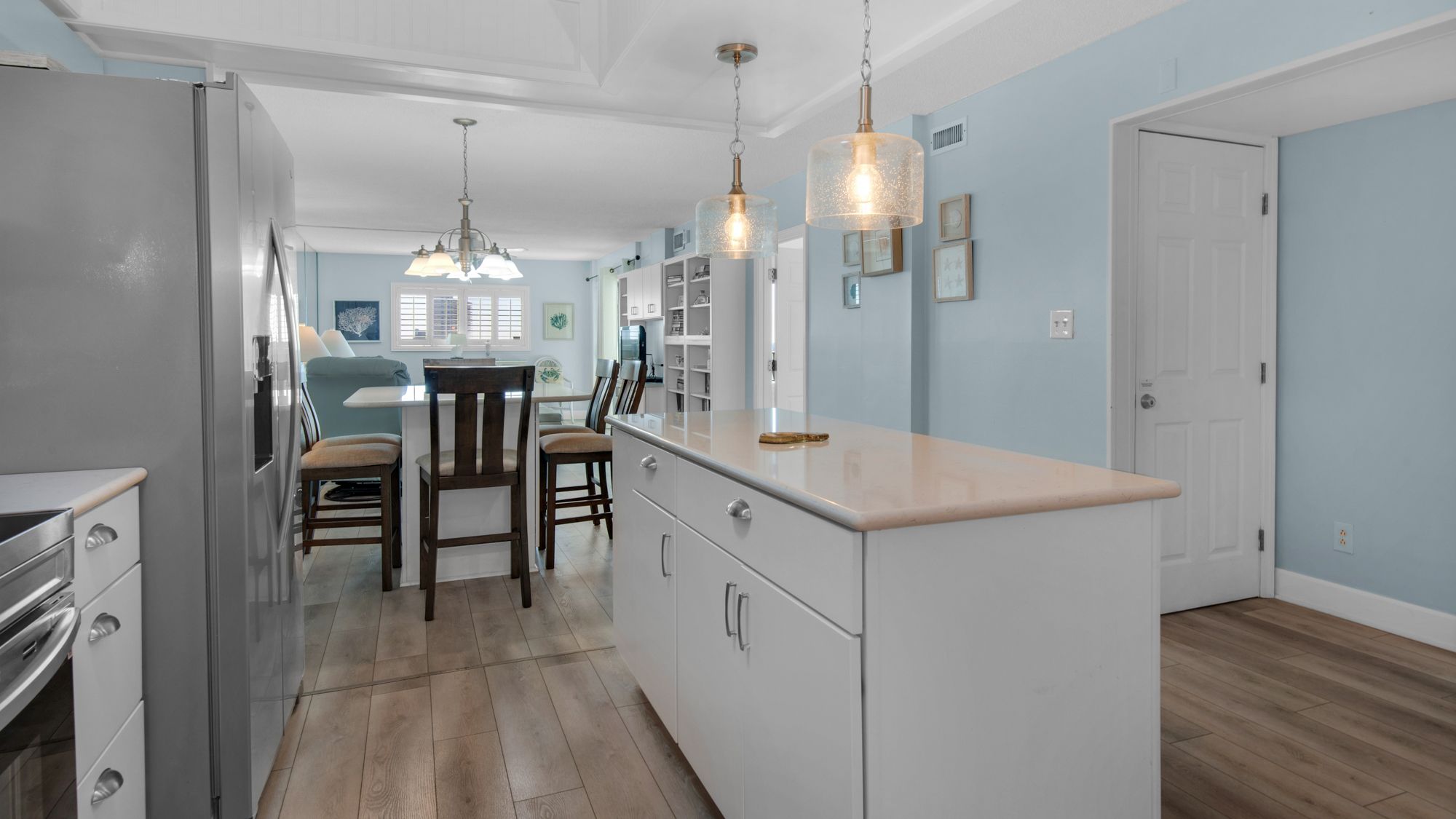 Regency Towers 725 Kitchen