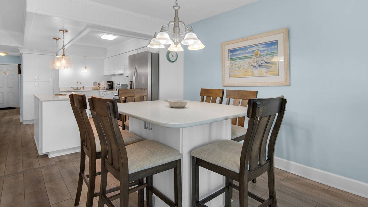 Regency Towers 725 Dining Table Regency Towers 725 Dining Table