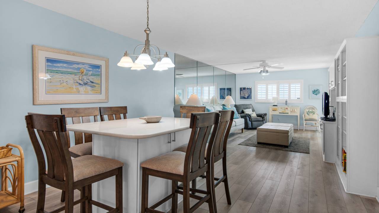 Regency Towers 725 Dining Table Regency Towers 725 Dining Table