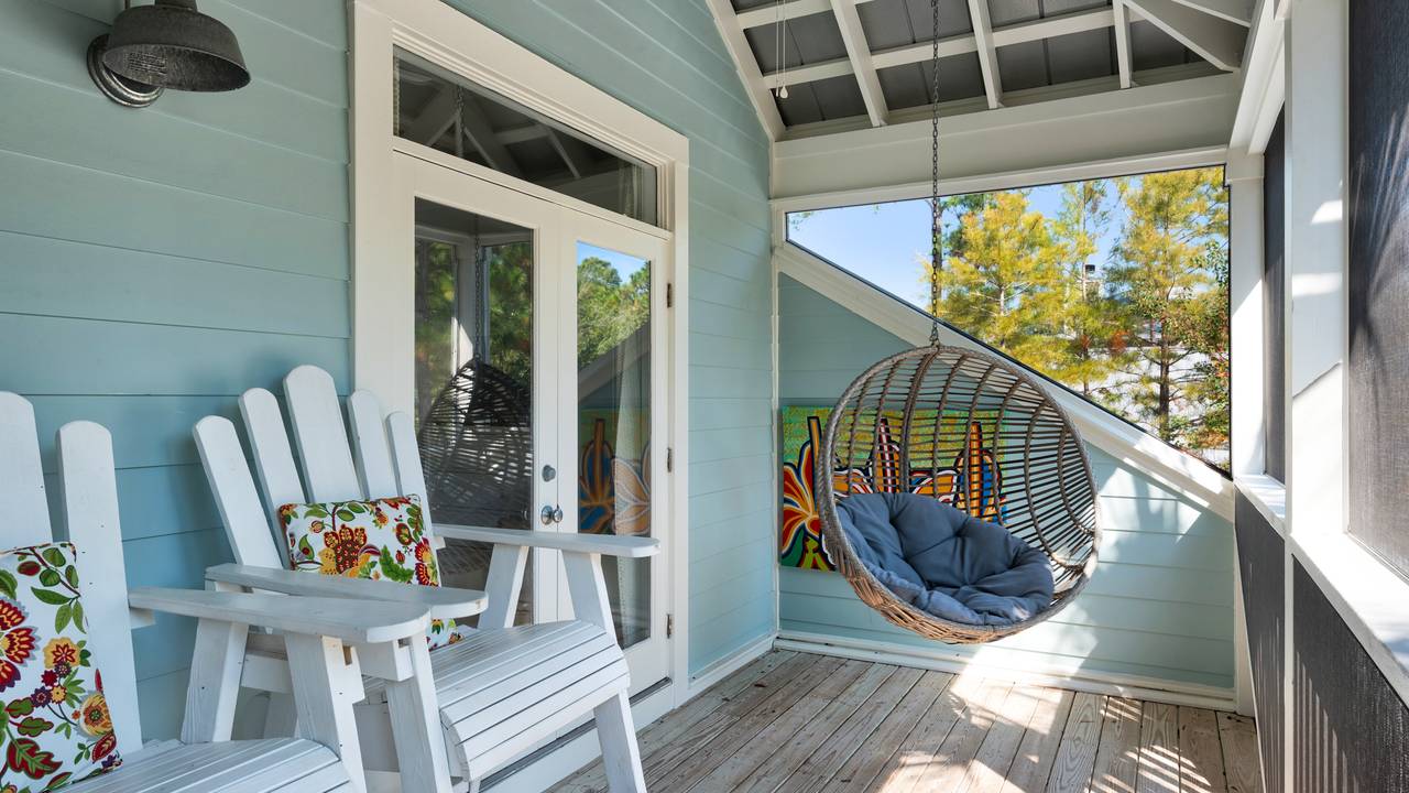 Happy ours deck area Happy ours deck area