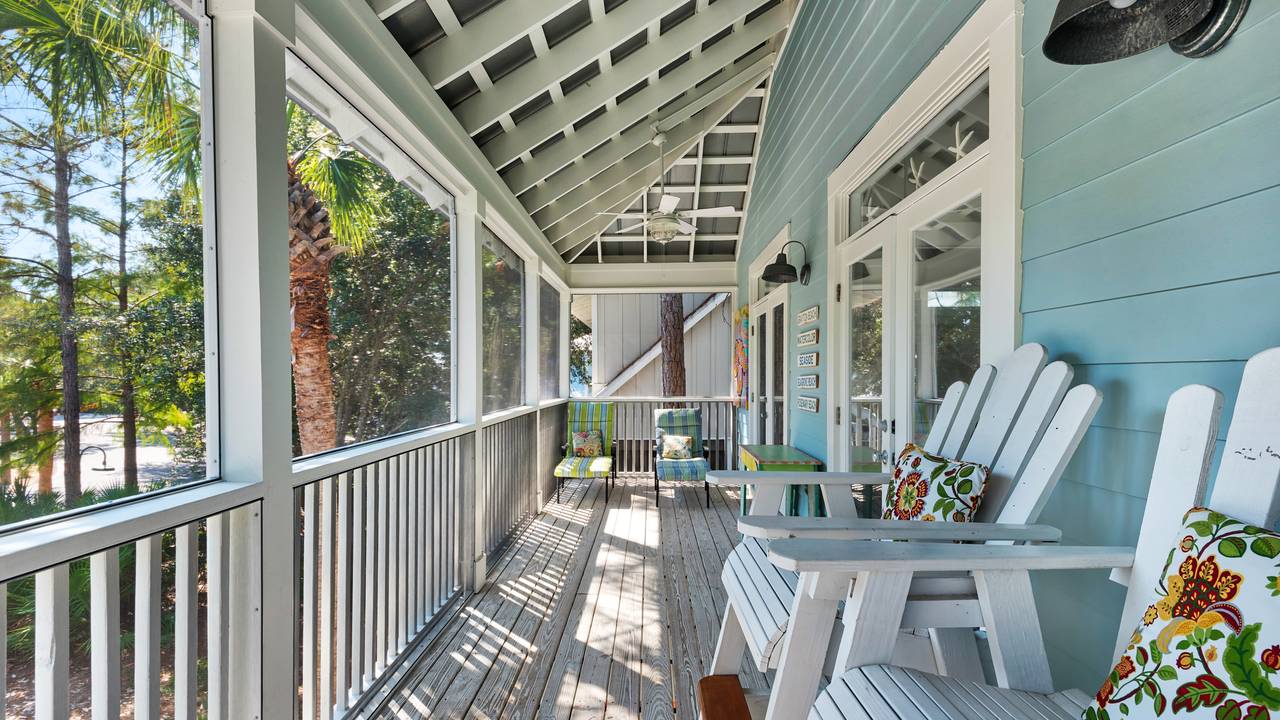 Happy ours deck area Happy ours deck area