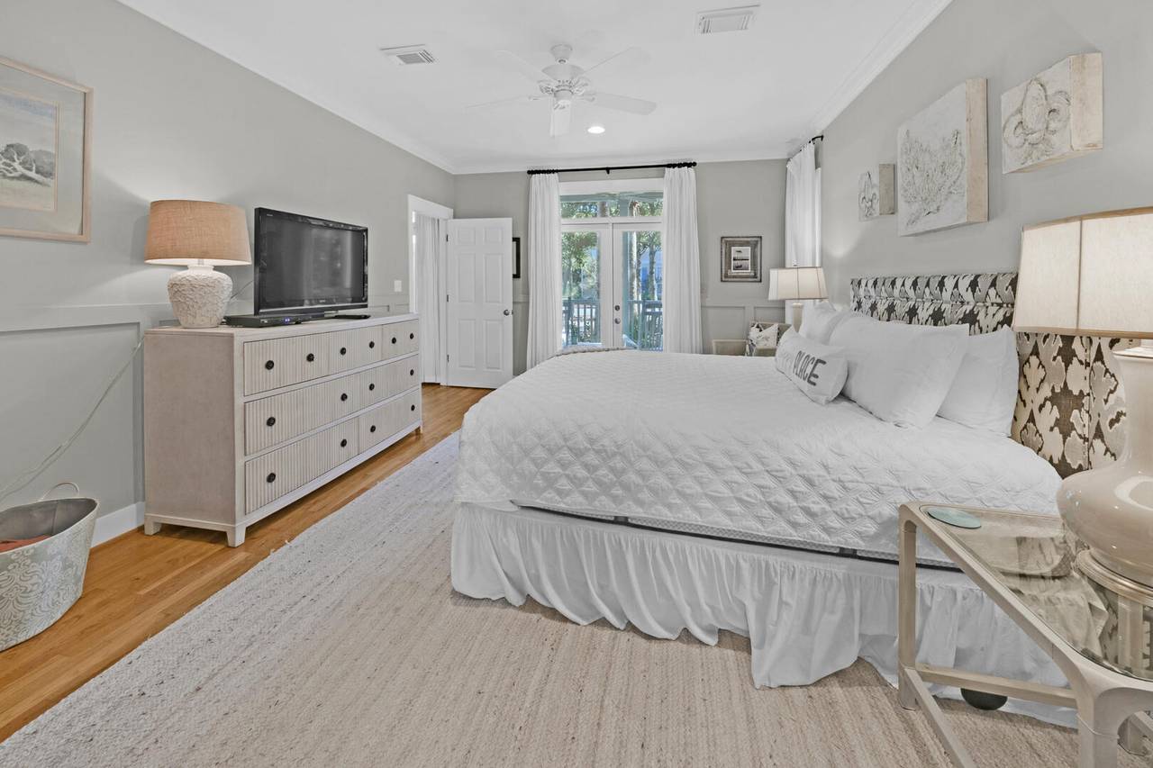 Happy ours bedroom Happy ours bedroom