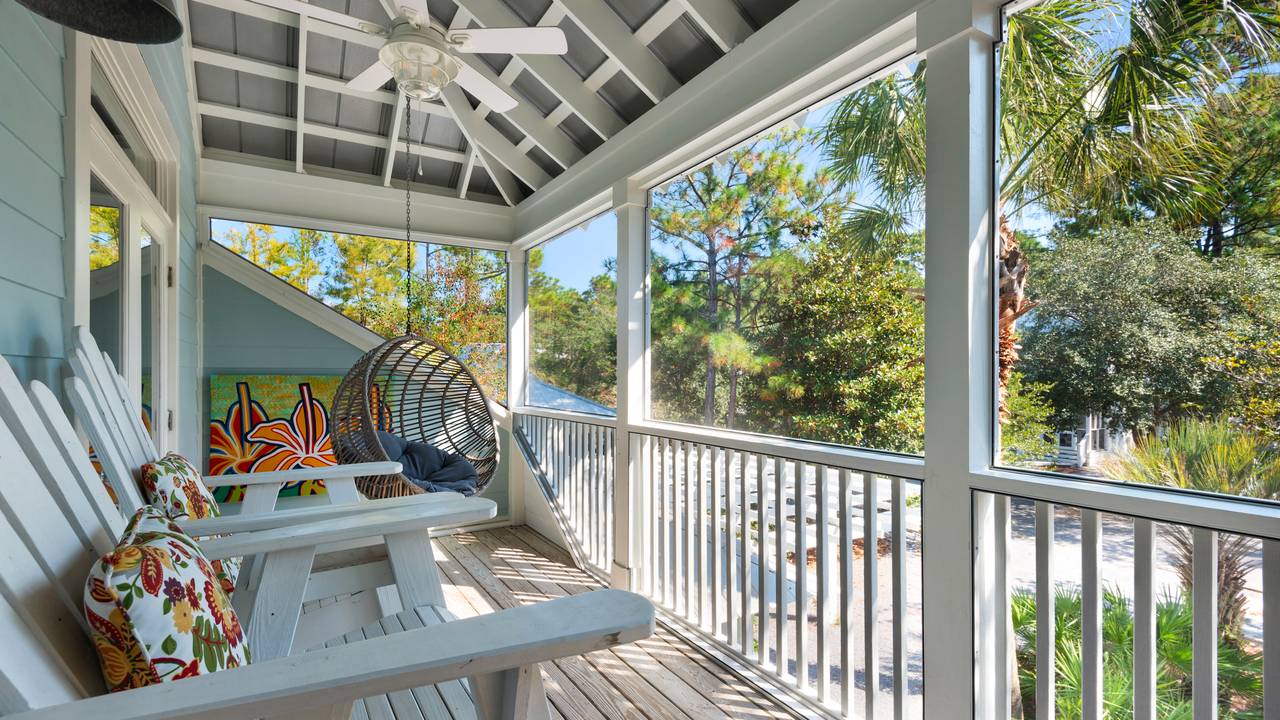 Happy ours deck area Happy ours deck area