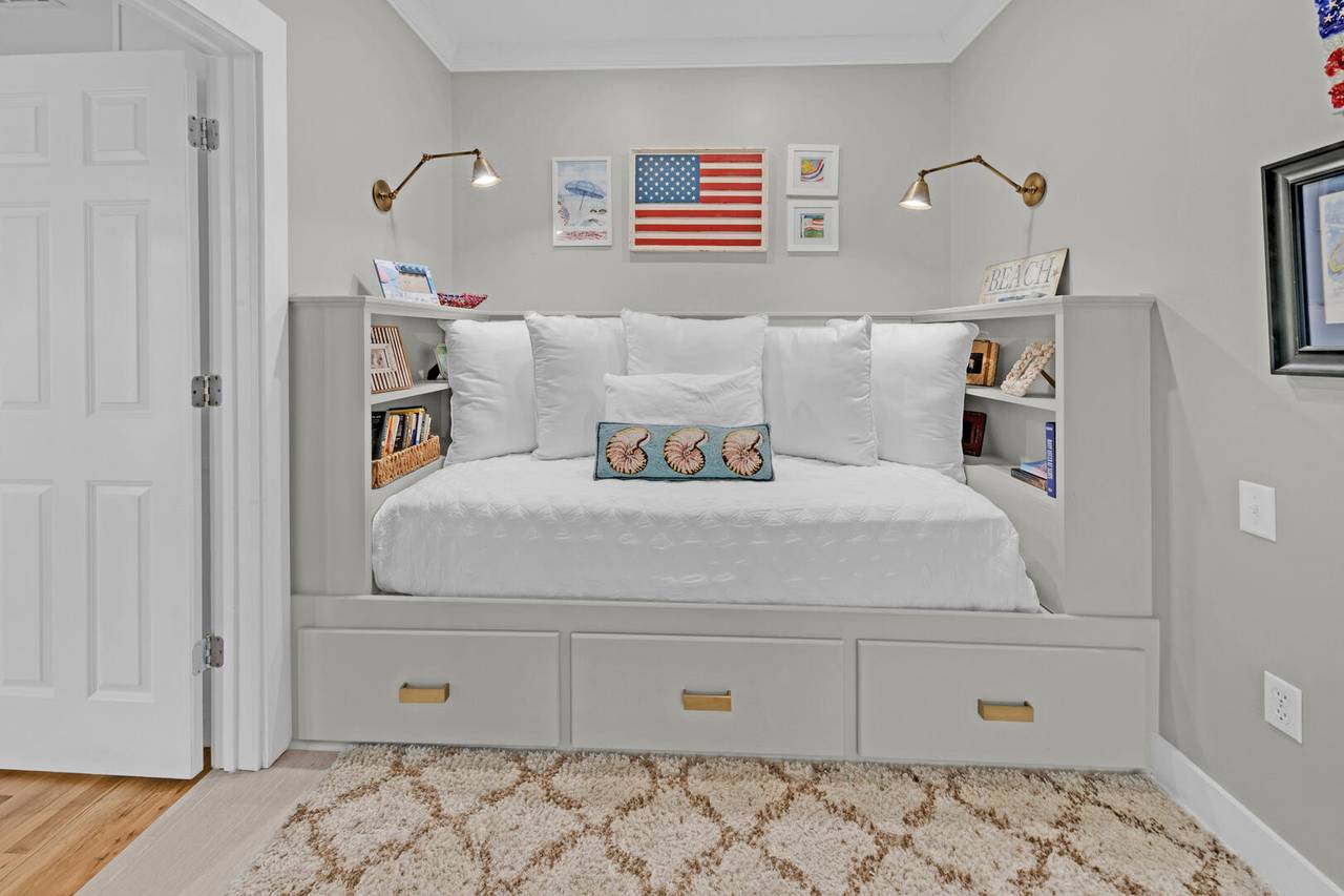 Happy ours bed space Happy ours bed space