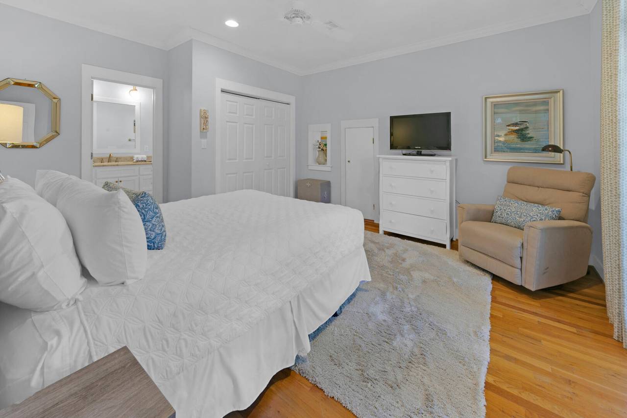 Happy ours bedroom Happy ours bedroom