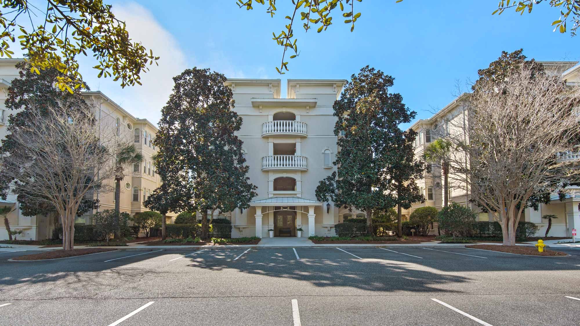 Villas at Seagrove Grounds & Amenities