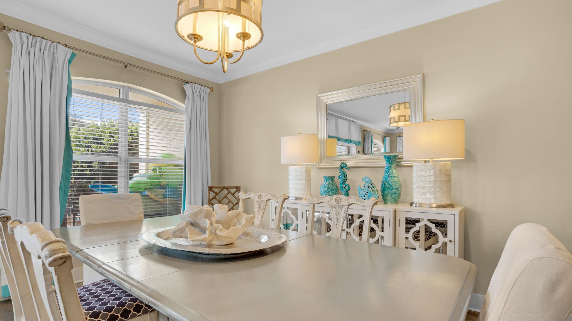 Villas at Seagrove B101 Dining Table