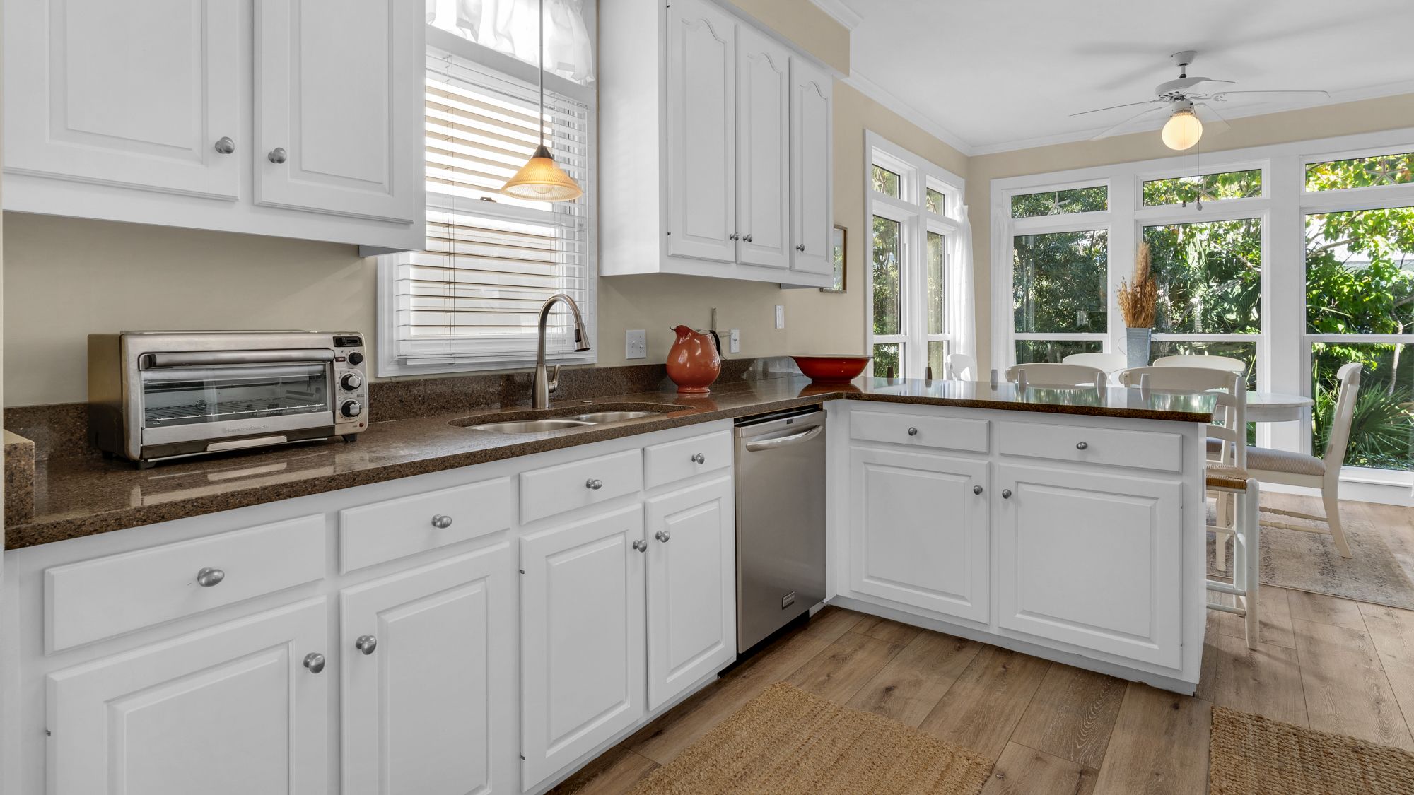 The Ocean Pearl Kitchen