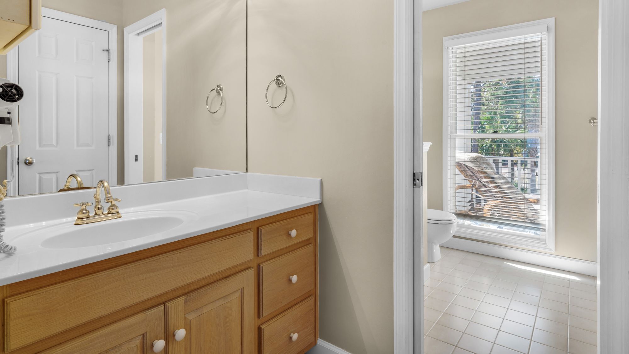 The Ocean Pearl Bathroom