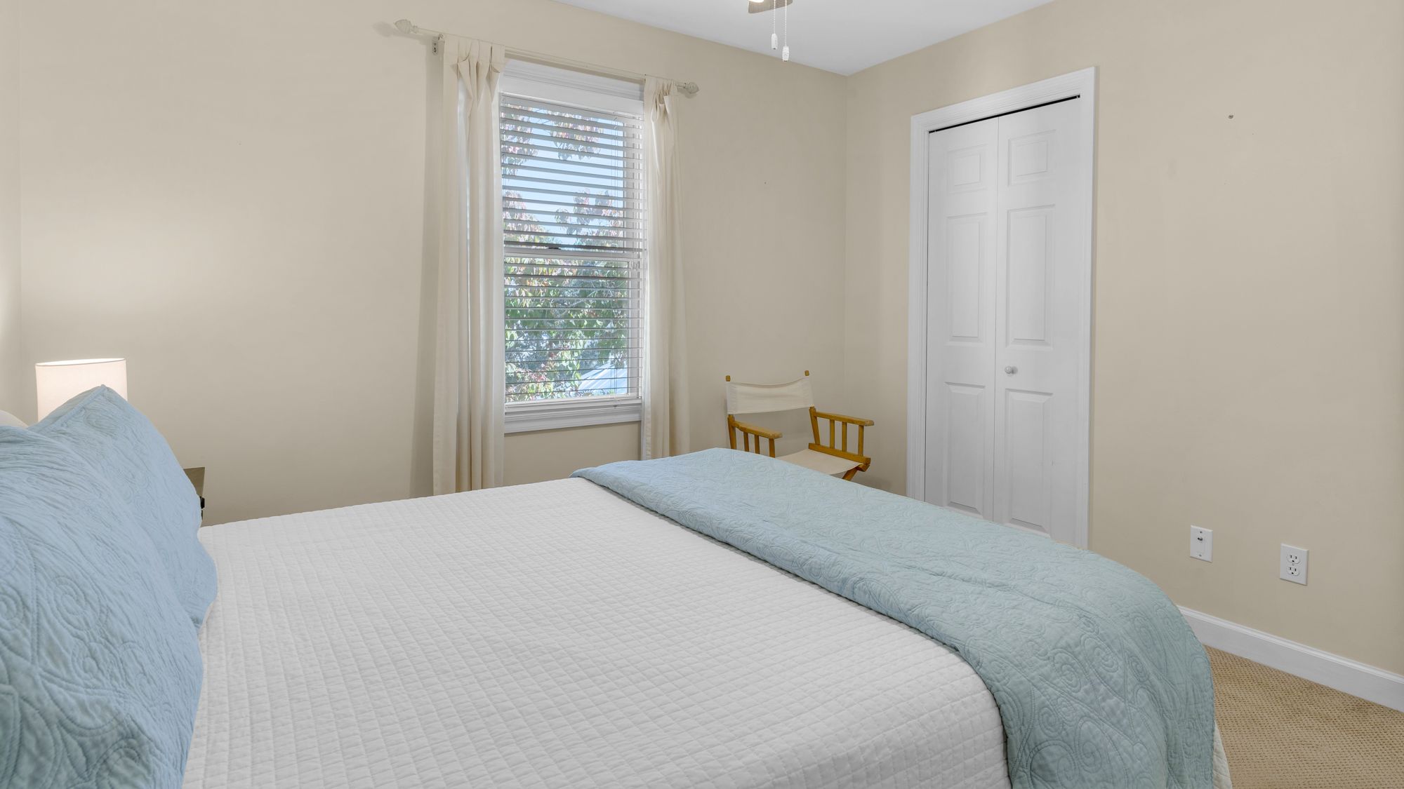 The Ocean Pearl Bedroom