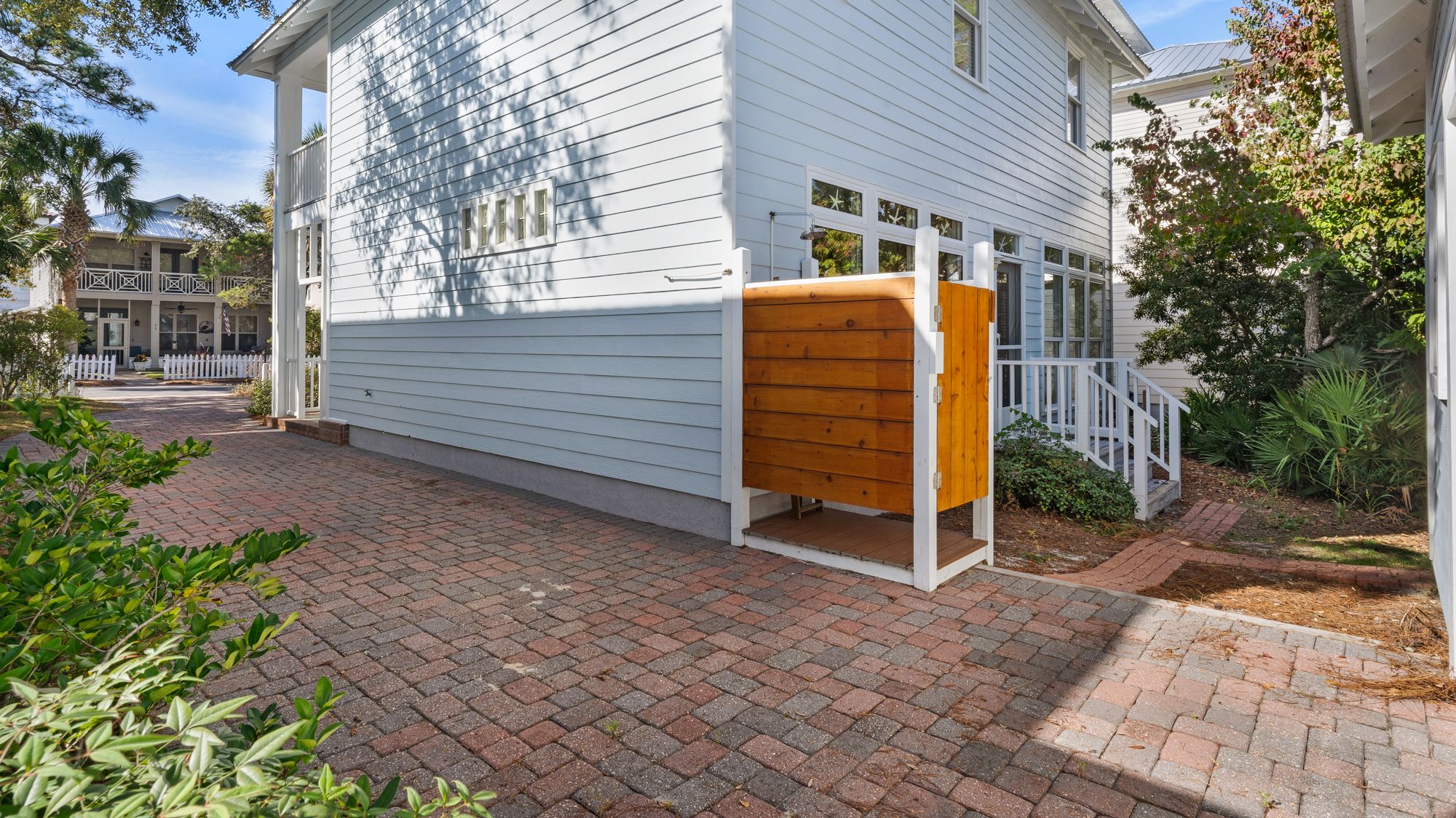 The Ocean Pearl Outdoor Shower