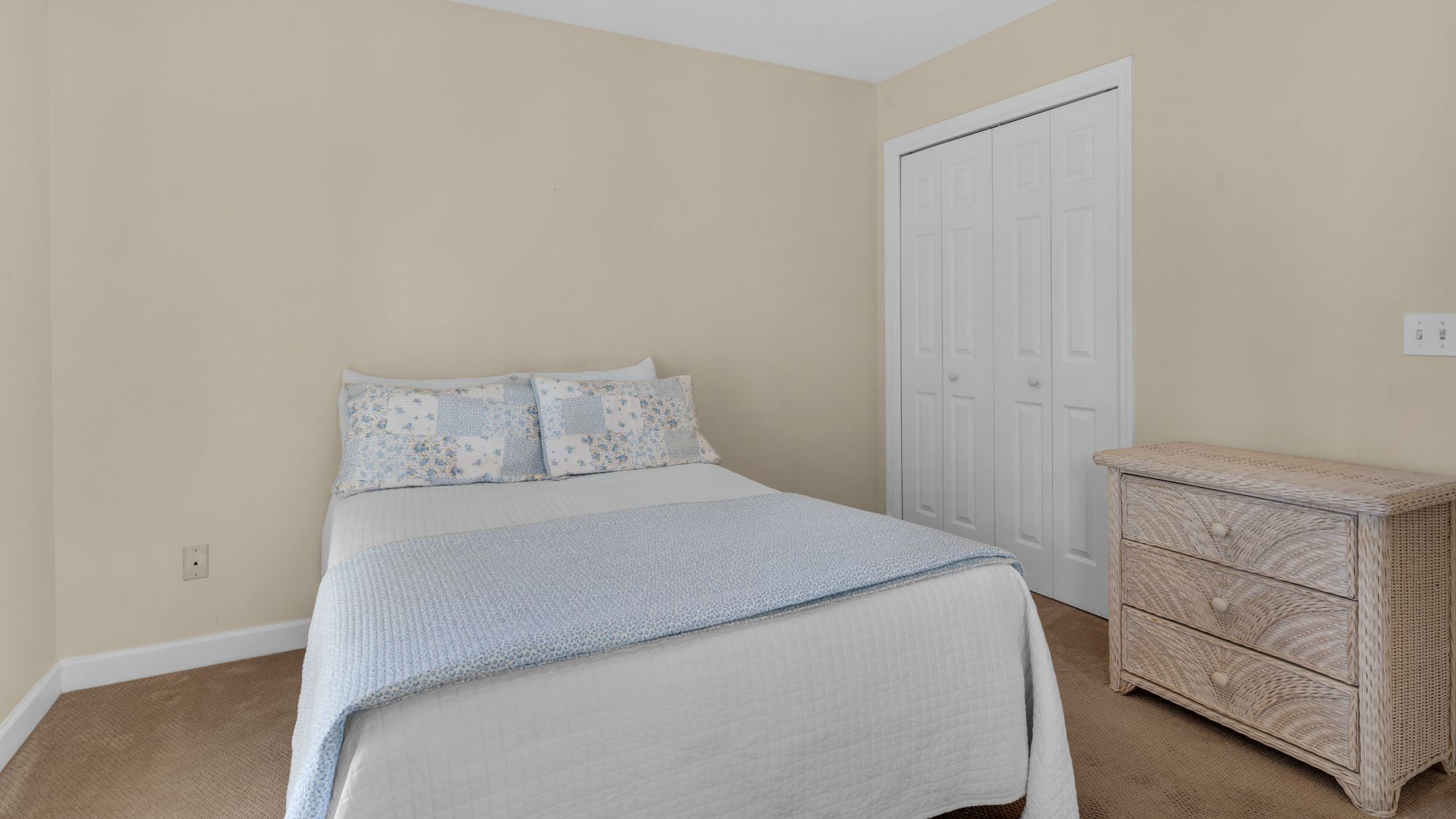 The Ocean Pearl Bedroom