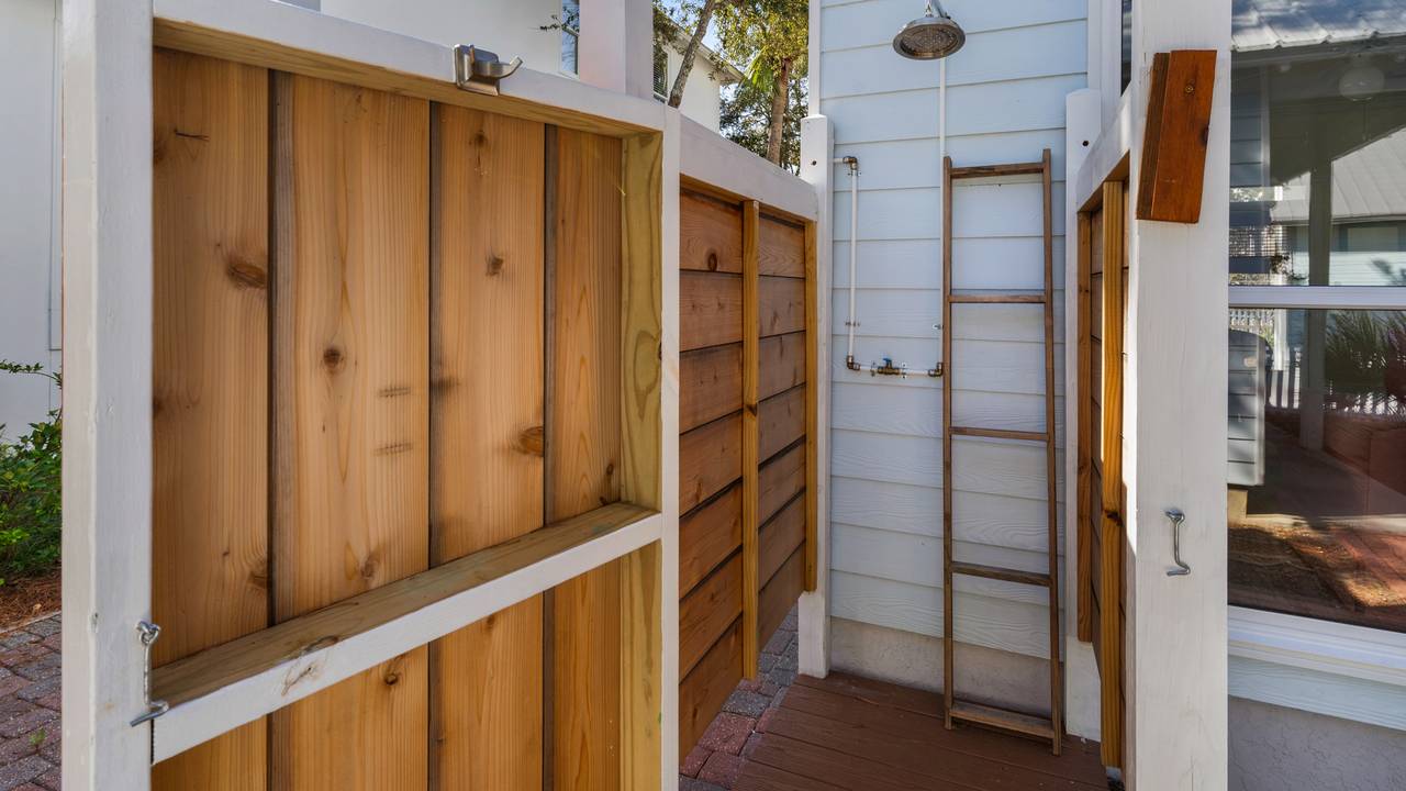 The Ocean Pearl Outdoor Shower The Ocean Pearl Outdoor Shower