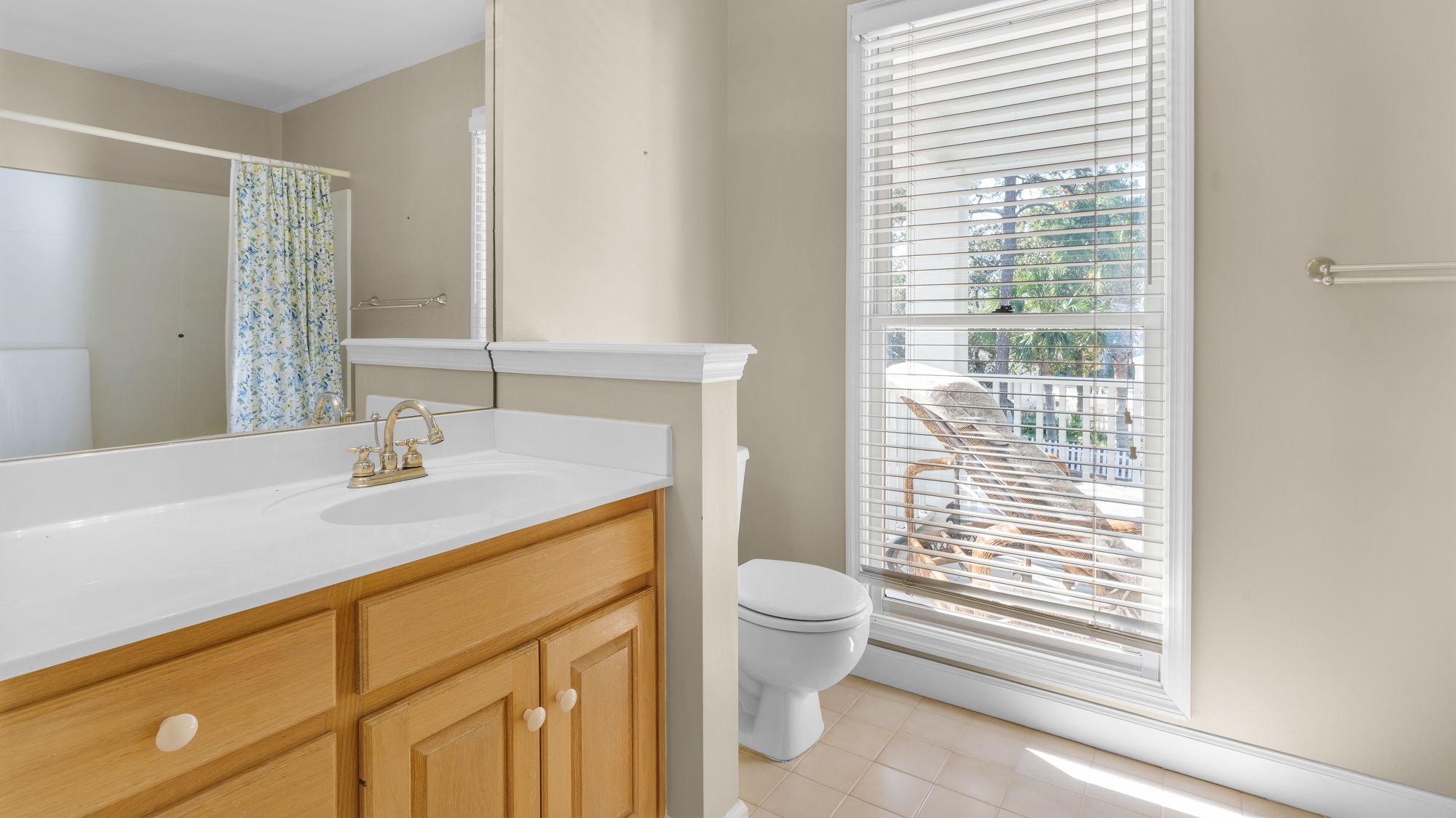 The Ocean Pearl Bathroom