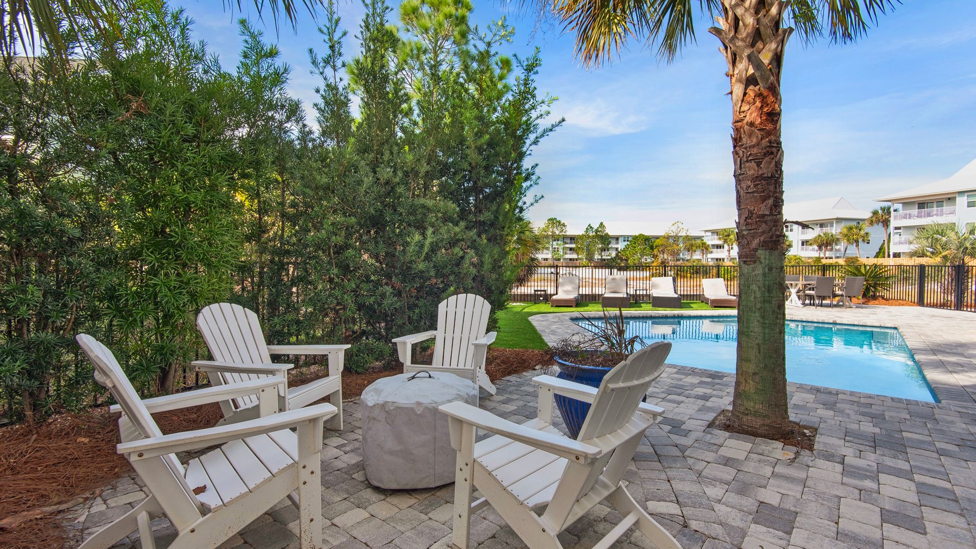 Endless Summer Pool Area