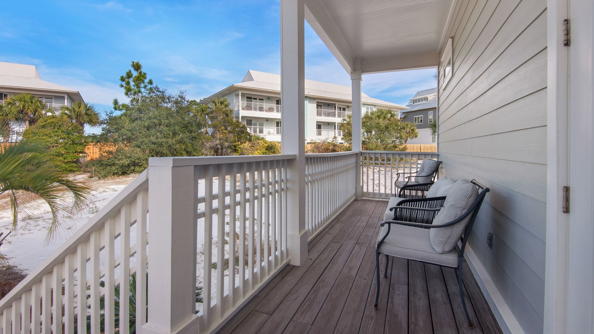 Endless Summer Exterior