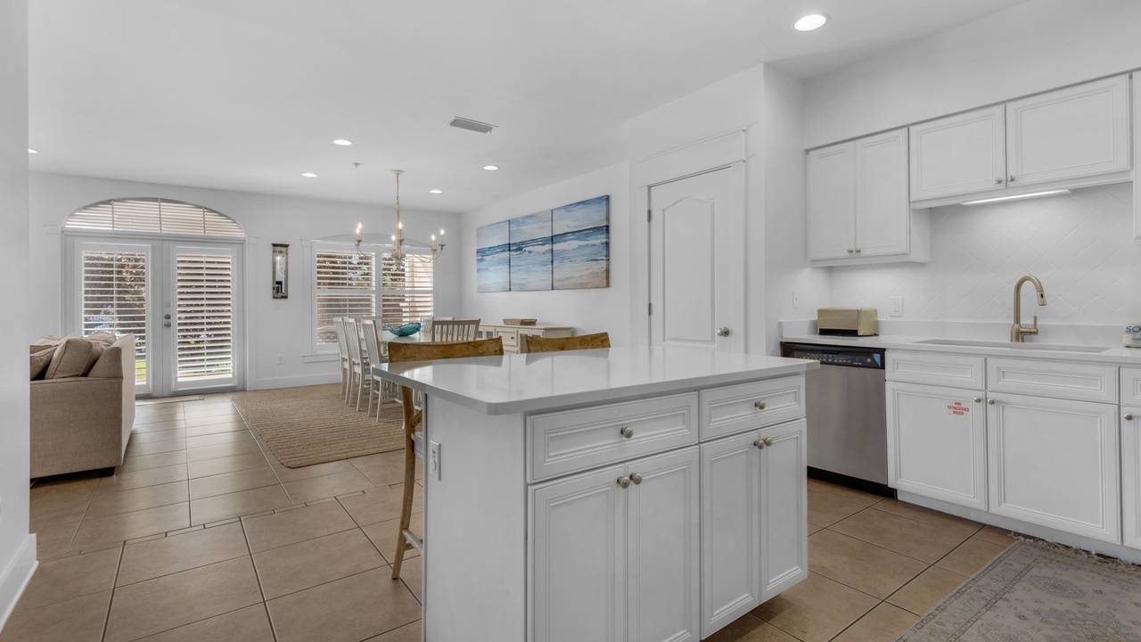 Villas at Seagrove A101 Kitchen Villas at Seagrove A101 Kitchen