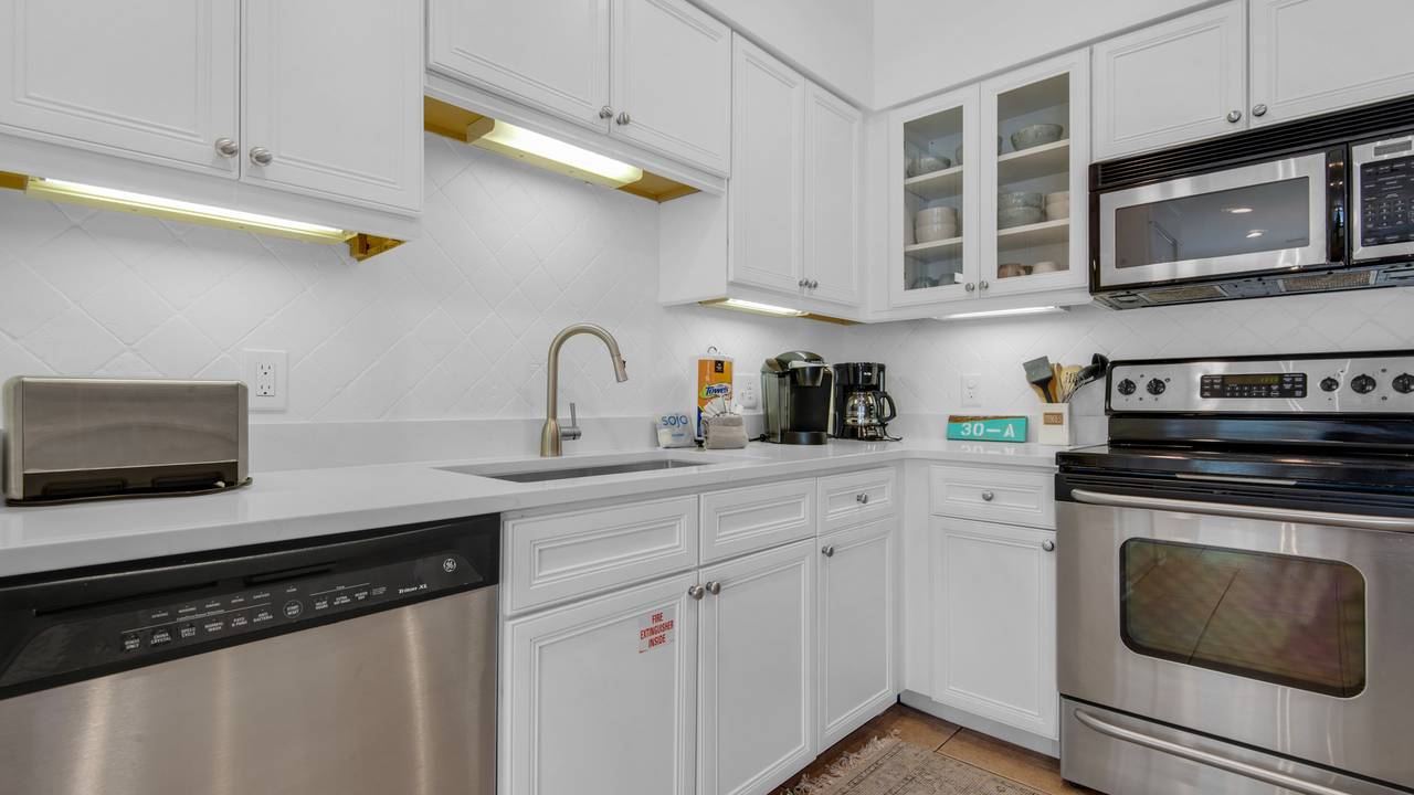 Villas at Seagrove A101 Kitchen Villas at Seagrove A101 Kitchen