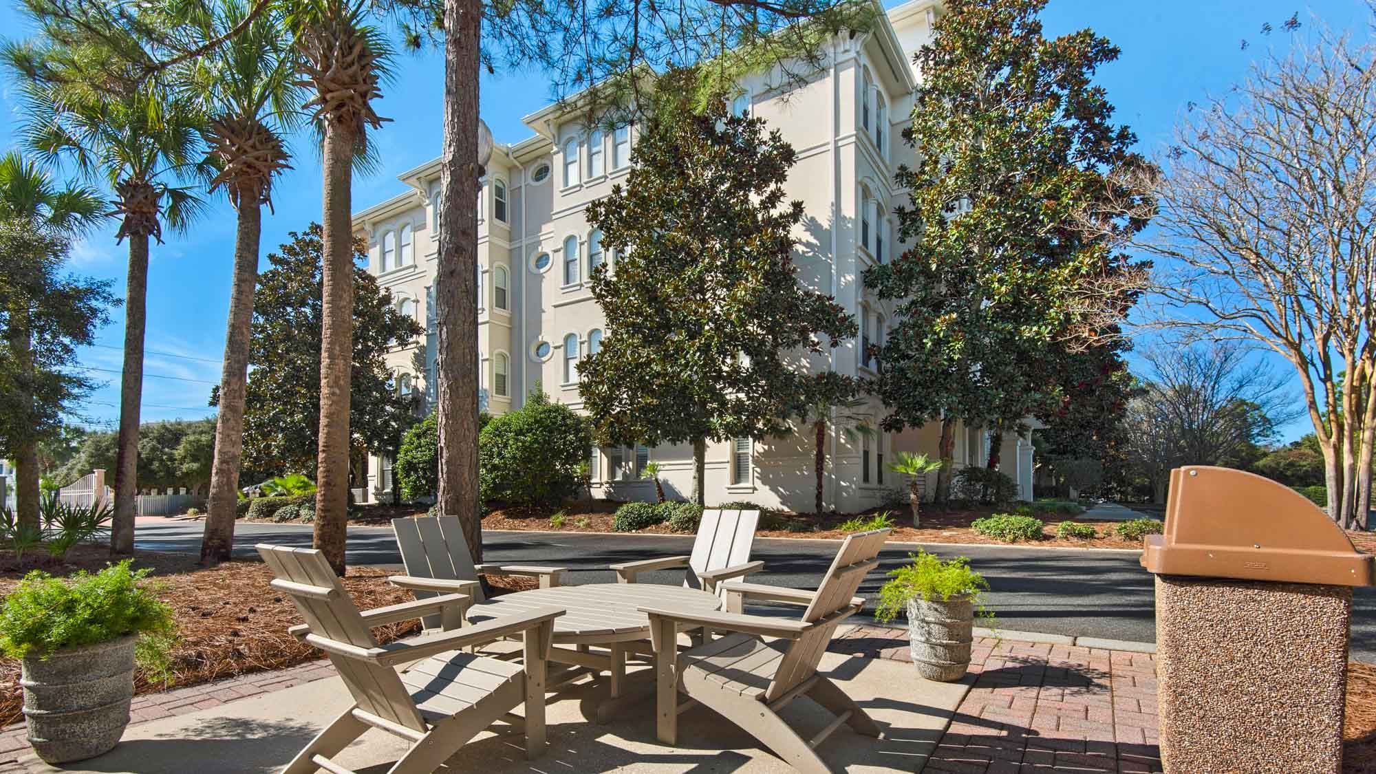 Villas at Seagrove Grounds & Amenities