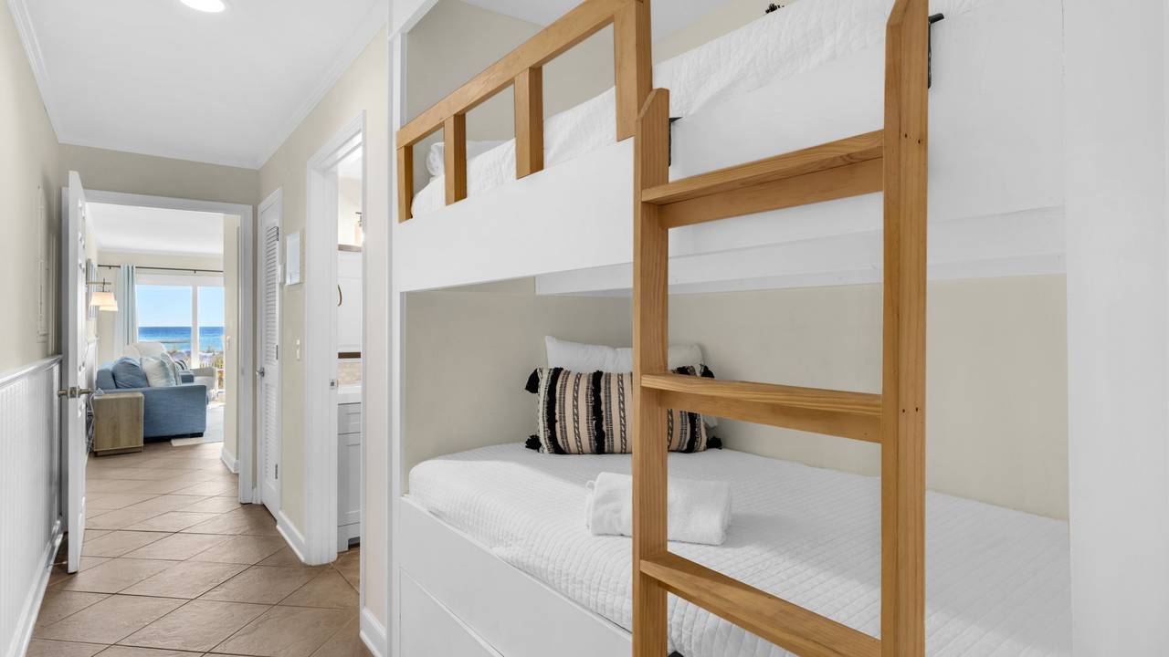 Eastern Shores 103 Hallway Bunks Eastern Shores 103 Hallway Bunks