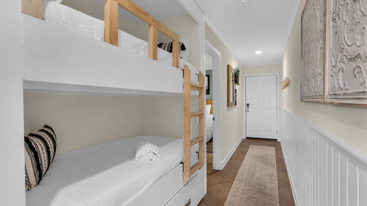 Eastern Shores 103 Hallway Bunks Eastern Shores 103 Hallway Bunks