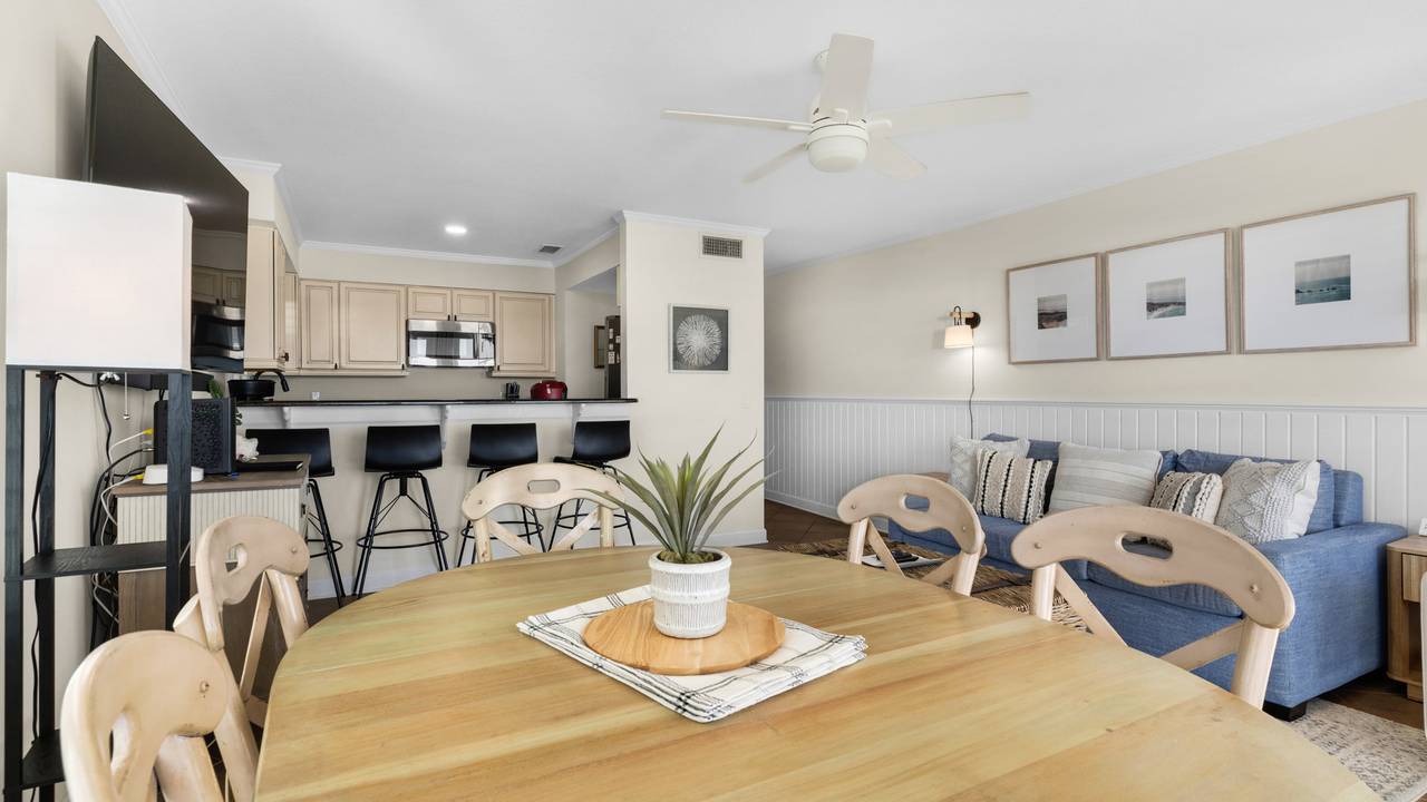 Eastern Shores 103 Dining Area Eastern Shores 103 Dining Area