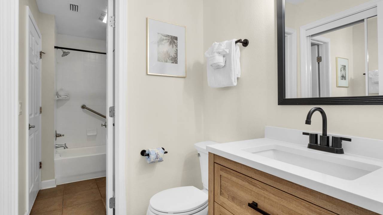 Eastern Shores 103 Bathroom Eastern Shores 103 Bathroom