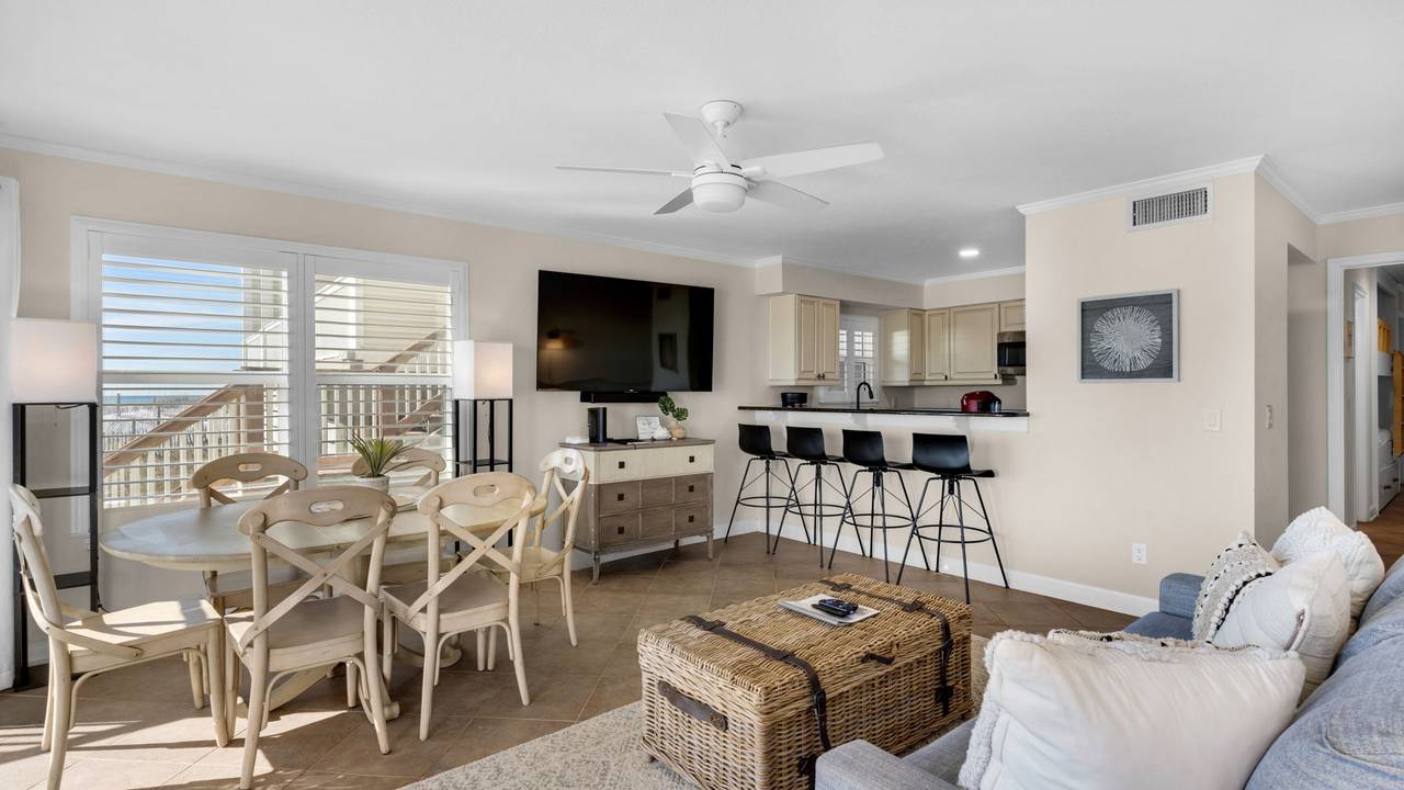 Eastern Shores 103 Living Area Eastern Shores 103 Living Area