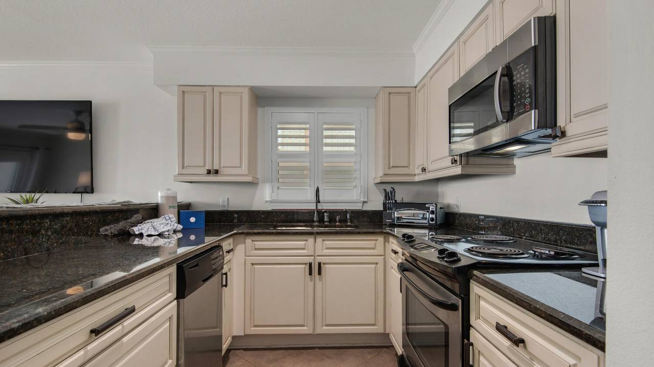 ES103 Kitchen area ES103 Kitchen area