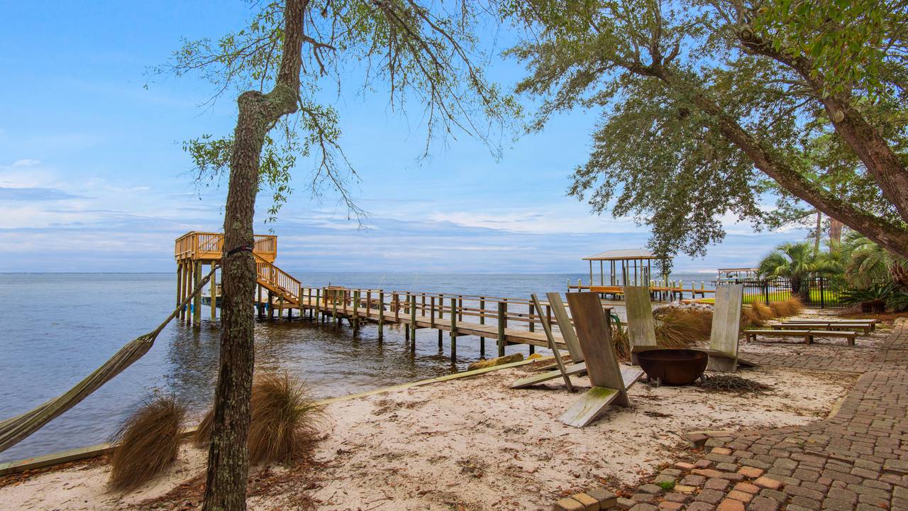 1112NEL Exterior 1112NEL Exterior