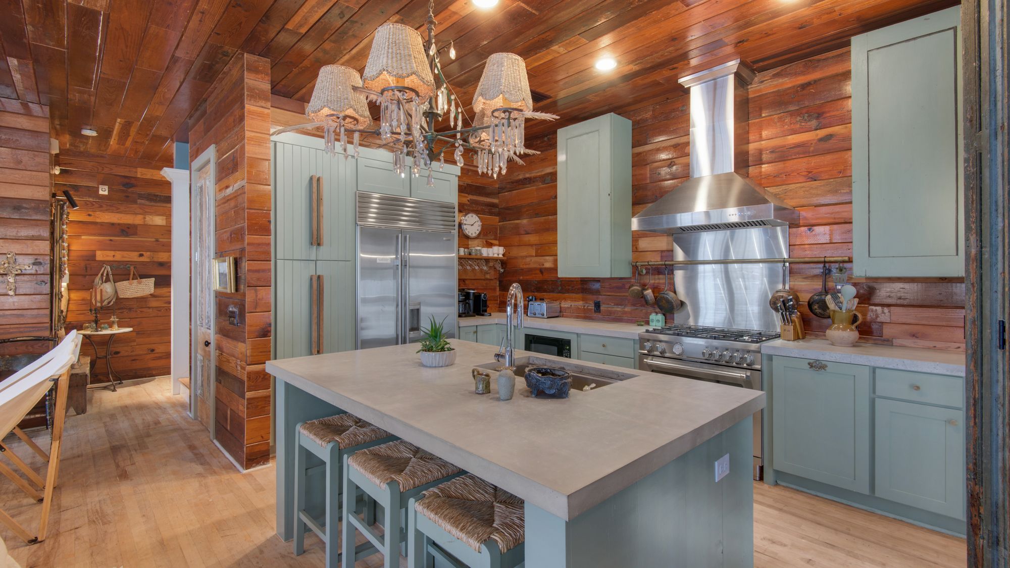 1112NEL Kitchen Area