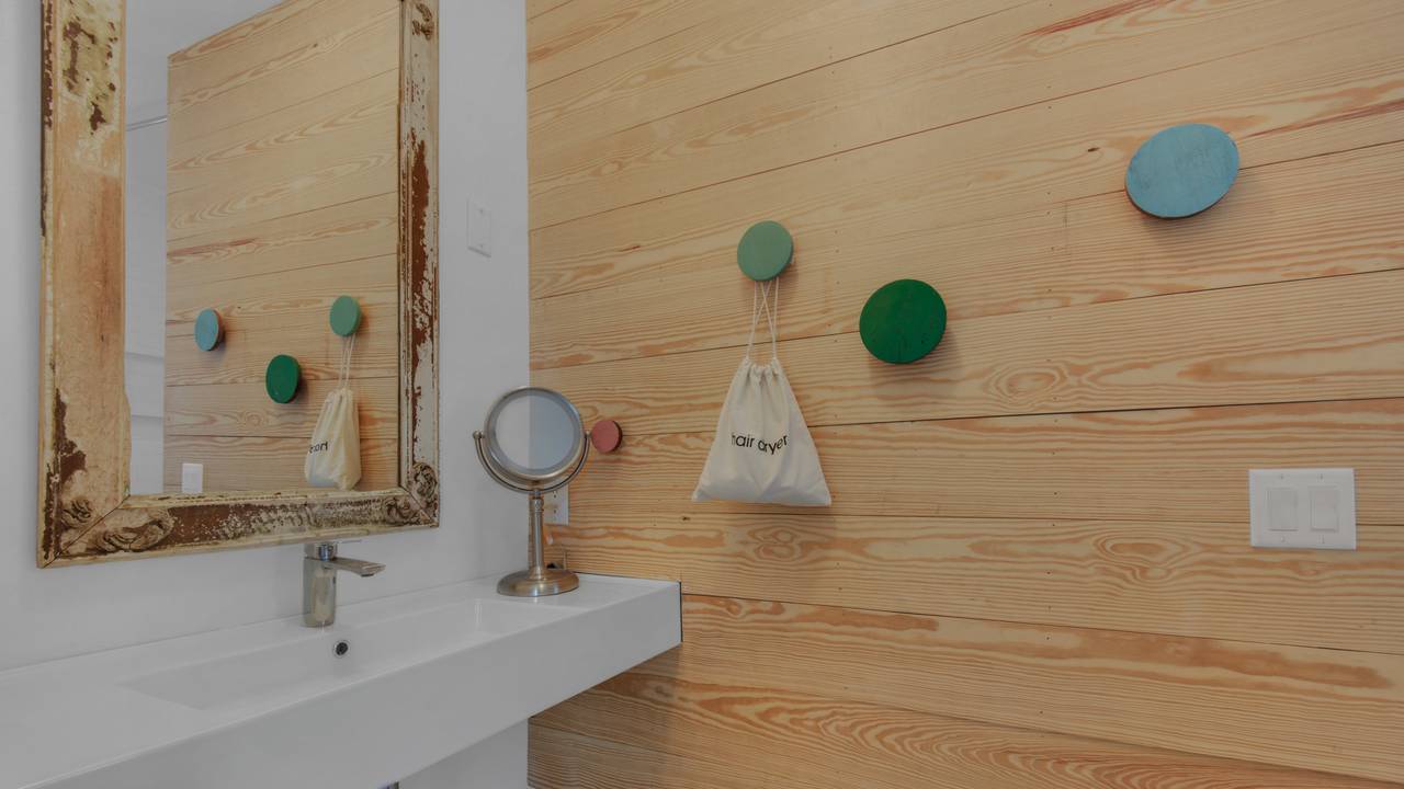 1112NEL Bathroom 1112NEL Bathroom