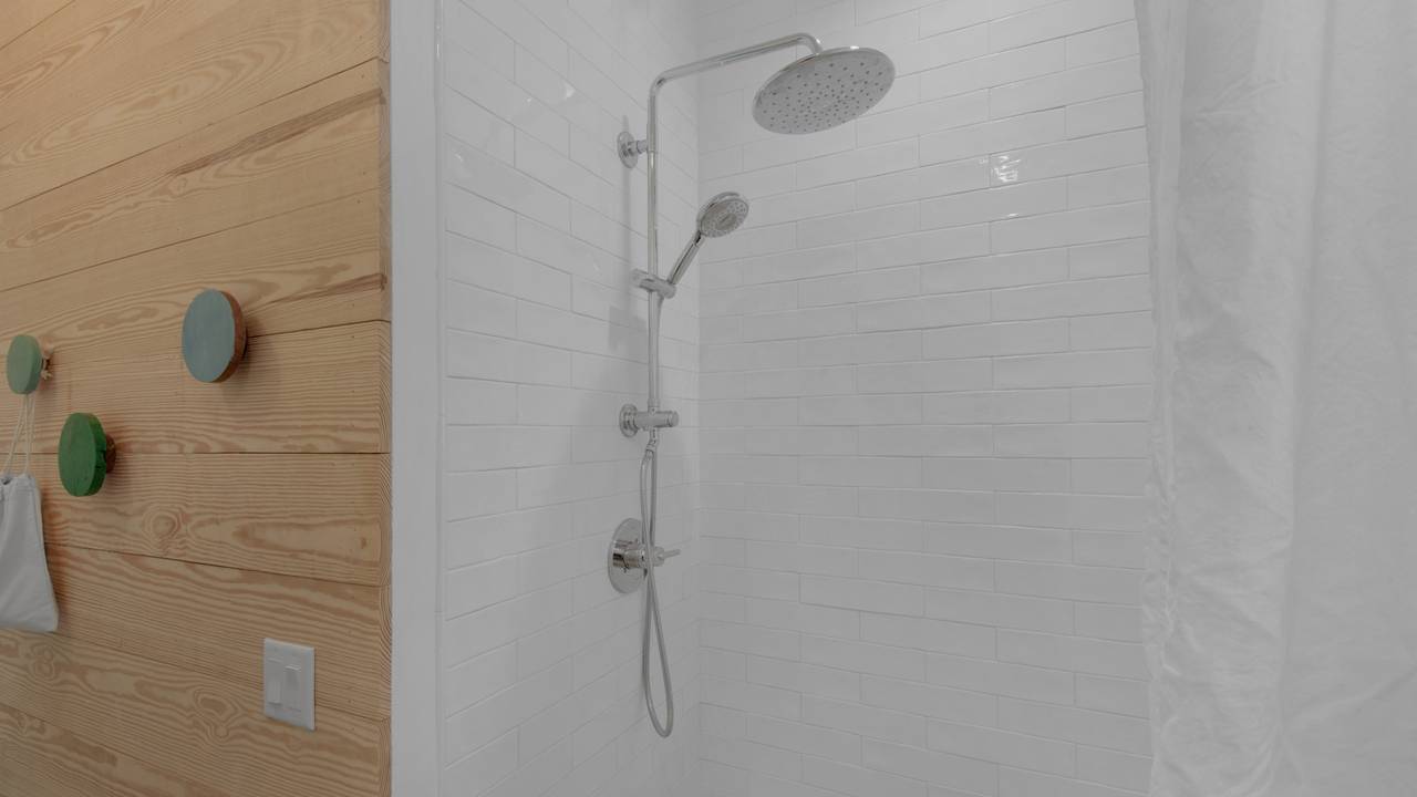 1112NEL Bathroom 1112NEL Bathroom