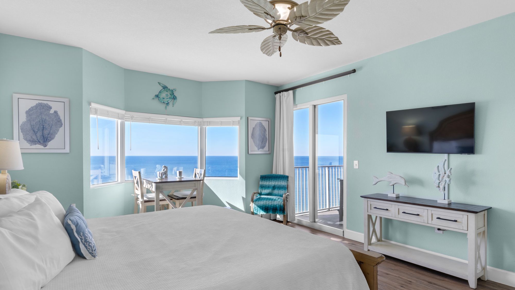 Tidewater 1301 Master Bedroom with TV, Table & chairs and balcon