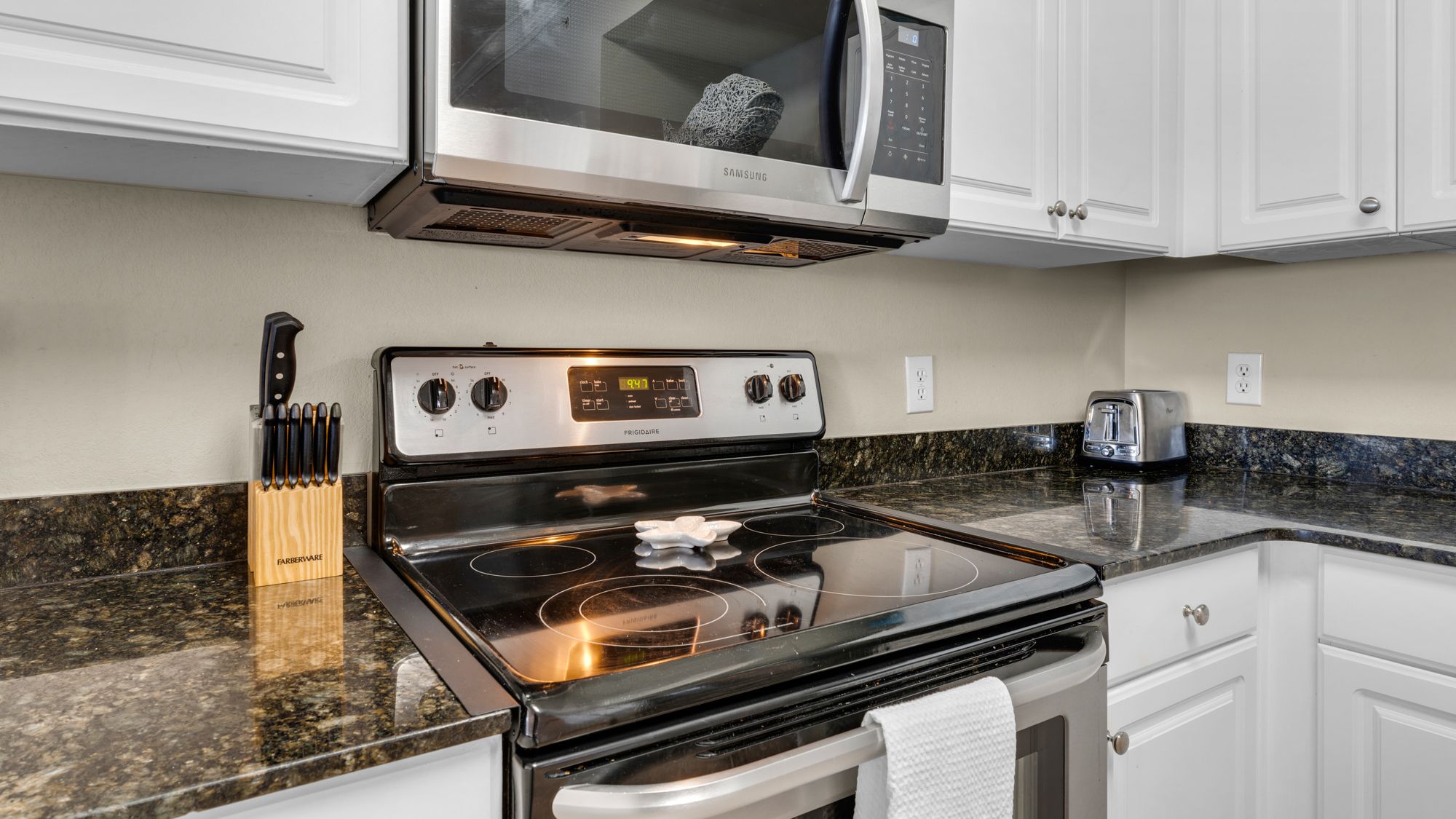 Tidewater 1301 Kitchen