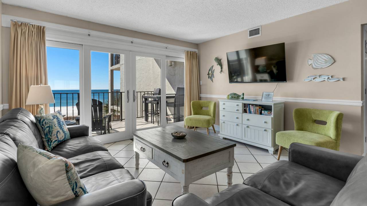 Moondrifter 405 Living Area with Gulf View Moondrifter 405 Living Area with Gulf View