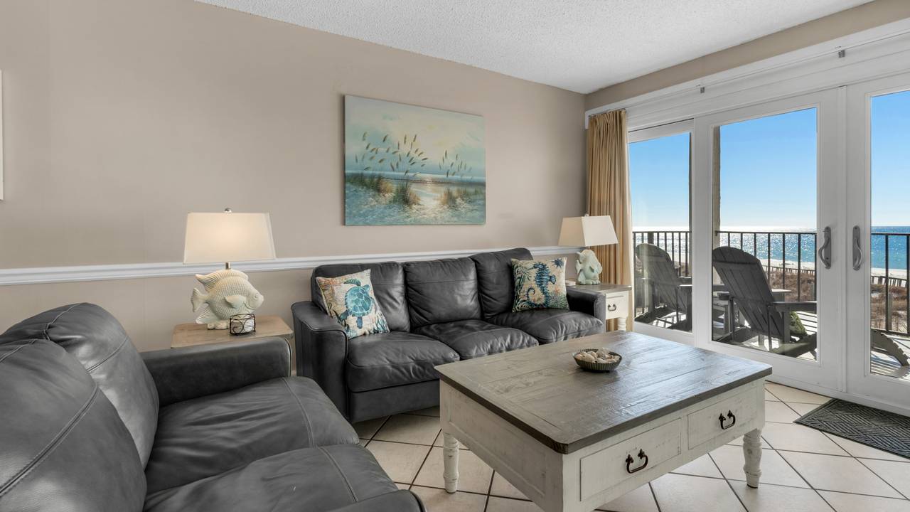 Moondrifter 405 Living Area with Gulf View Moondrifter 405 Living Area with Gulf View