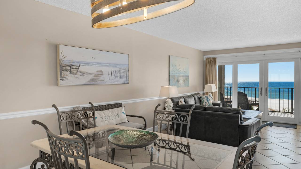 Moondrifter 405 Dining Table Moondrifter 405 Dining Table