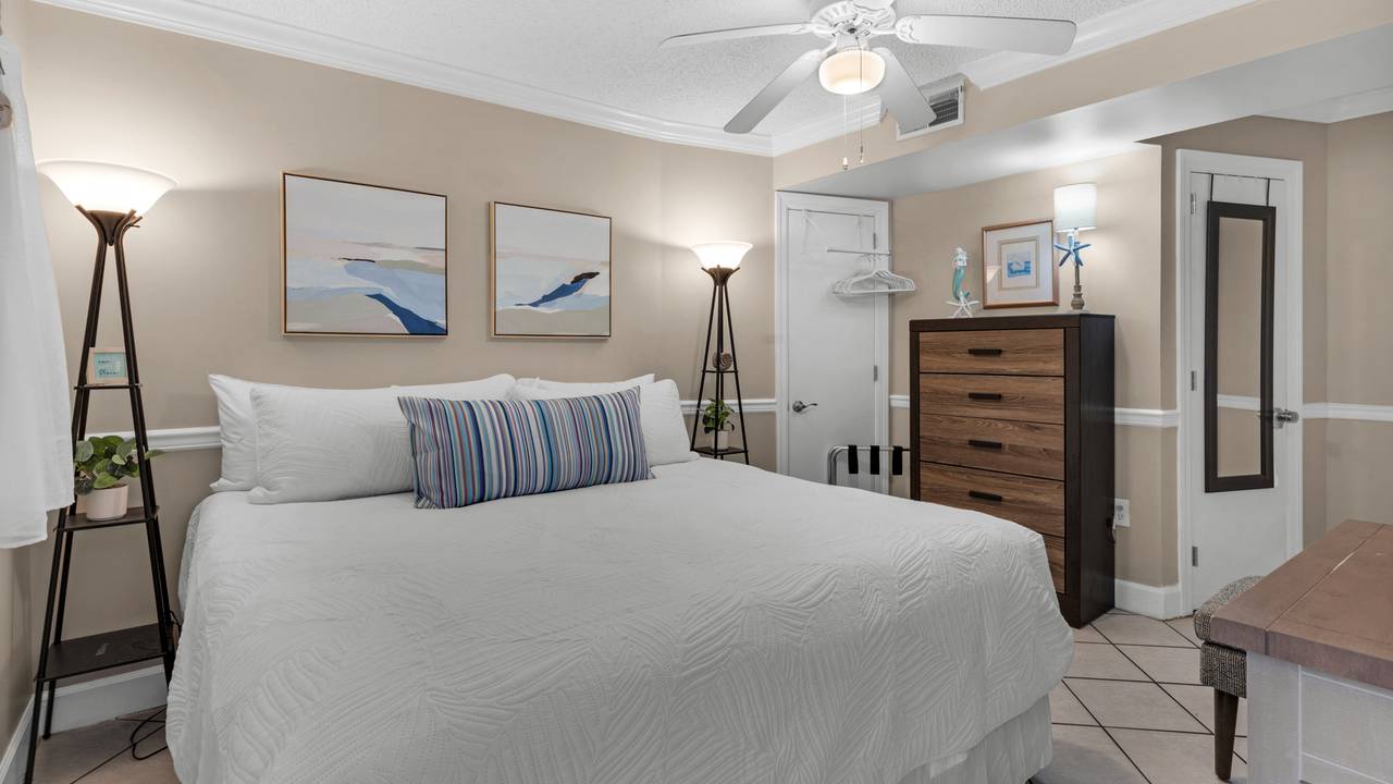 Moondrifter 405 Bedroom Moondrifter 405 Bedroom